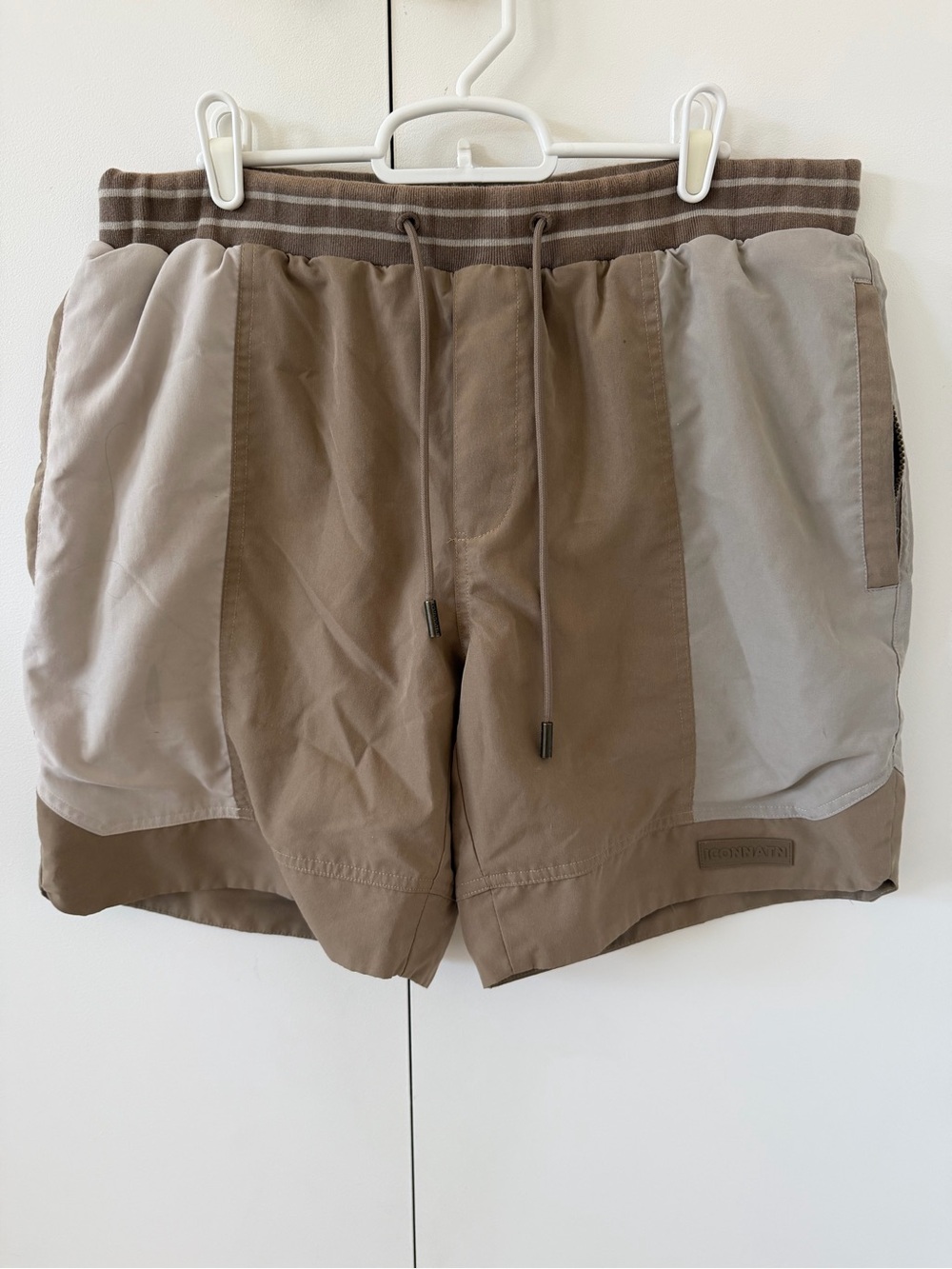 ICONNATN Mac athletic shorts in tan